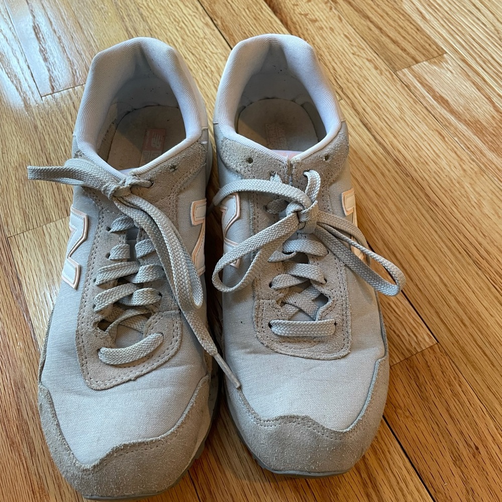 New Balance women’s sneakers